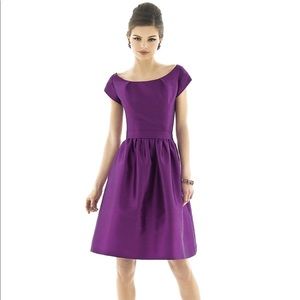 Alfred Sung cap sleeve dress with pockets!